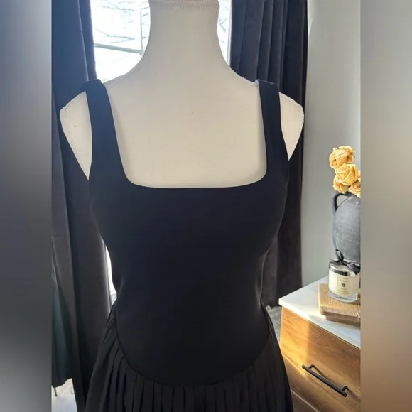 Alo Soft Tennis Pleated Dress - Picture 6 of 9